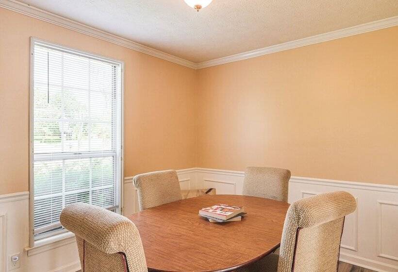 Smyrna Home W/ Private Yard: 25 Mi To Nashville!