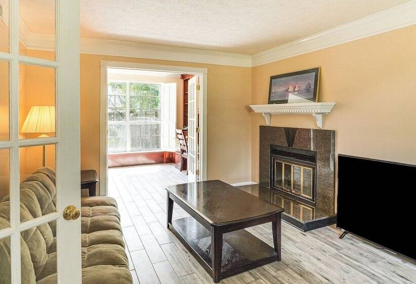 Smyrna Home W/ Private Yard: 25 Mi To Nashville!