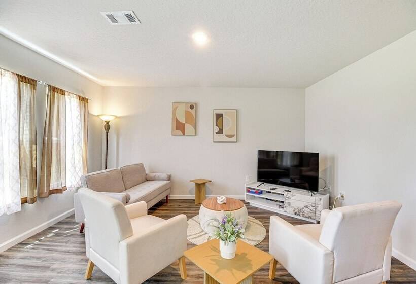 Sunny Palm Coast Home: 10 Mi To Flagler Beach!