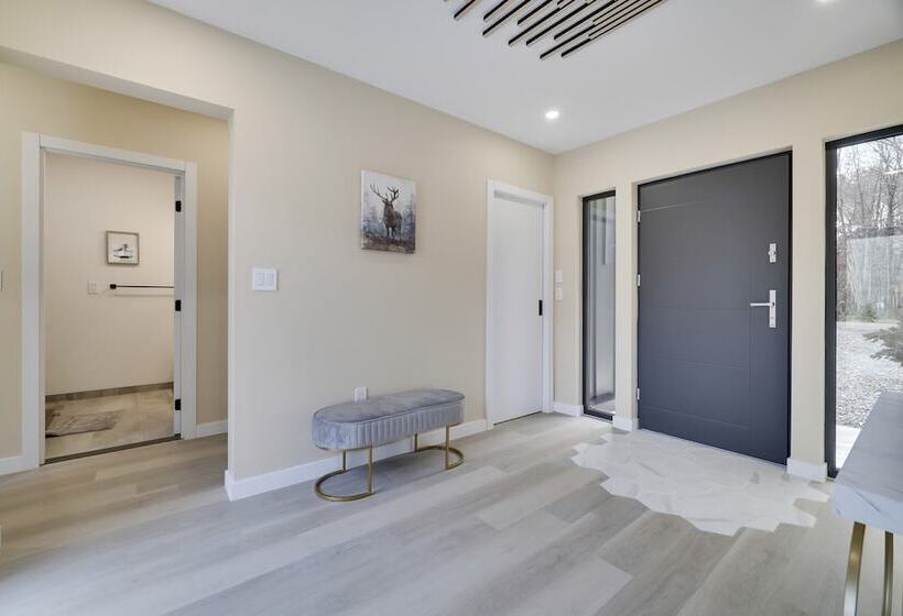 The Barn House By Avantstay Modern, Outdoor Living Area & Hot Tub