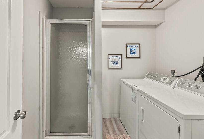 The Boulder Inn By Avantstay Indoor Hot Tub, Game Room, Outdoor Fire Pit