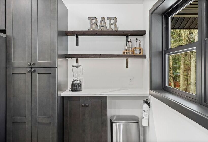 The Breck By Avantstay Modern 6bdr Cabin W/ Hot Tub & Game Room