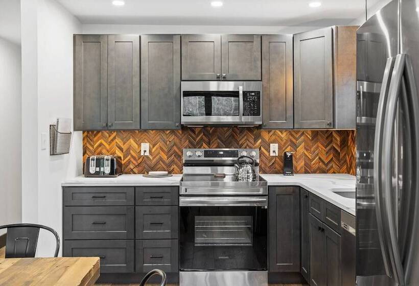 The Breck By Avantstay Modern 6bdr Cabin W/ Hot Tub & Game Room