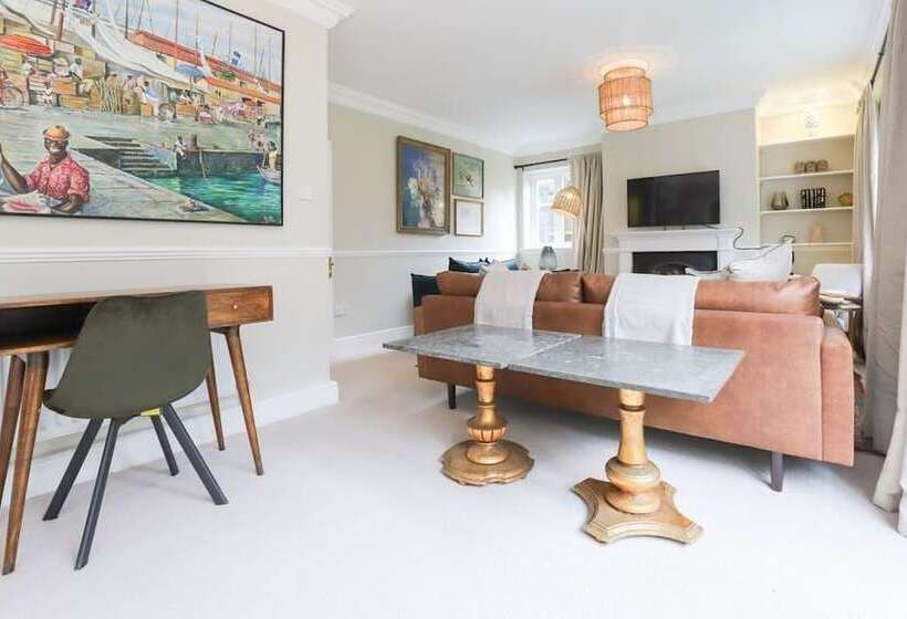 The Stow Secret Cottage   Breathtaking 5bdr Cottage With Parking + Garden