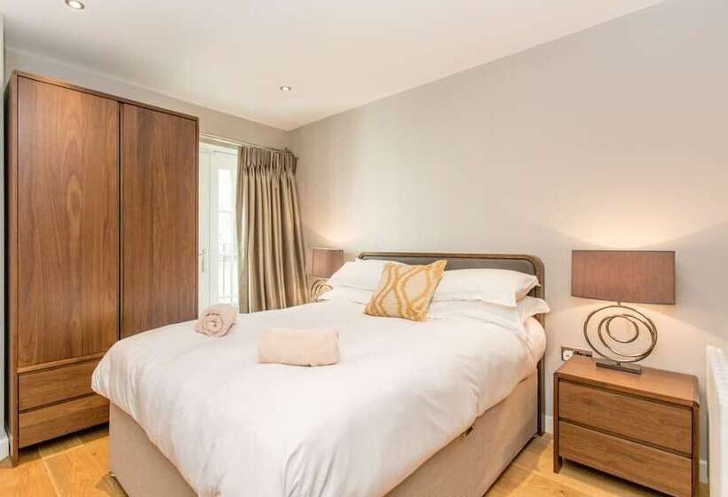 The Sweet Mews Big & Bright 4bdr Mews Home In Ideal Location