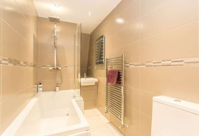 The Sweet Mews Big & Bright 4bdr Mews Home In Ideal Location