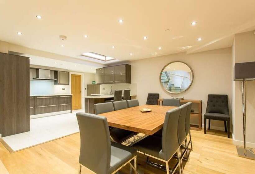 The Sweet Mews Big & Bright 4bdr Mews Home In Ideal Location