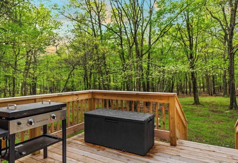 The Tranquil Trails By Avantstay Lake Access, Deck, Fireplace