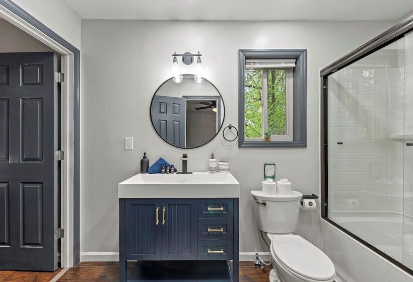 The Tranquil Trails By Avantstay Lake Access, Deck, Fireplace