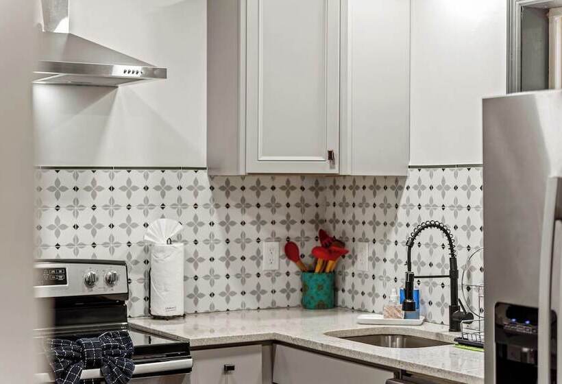 The Tranquil Trails By Avantstay Lake Access, Deck, Fireplace