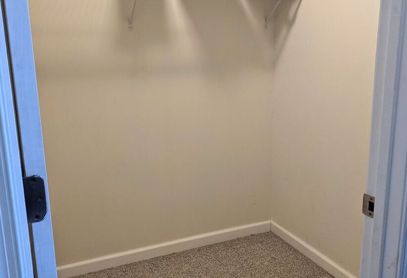 Waves N Wooder By Avantstay Swimspa + Game Room, Walk To Beach