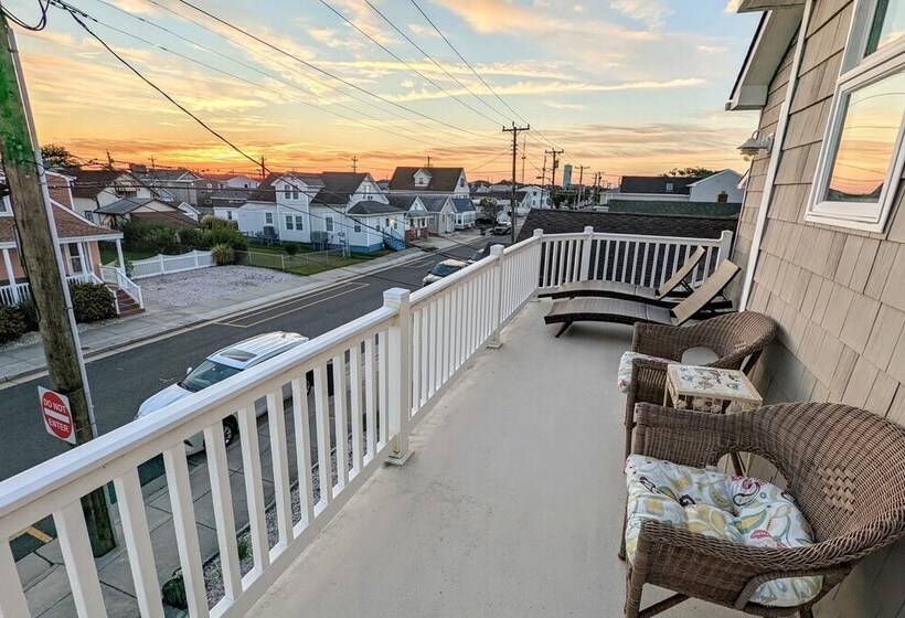 Waves N Wooder By Avantstay Swimspa + Game Room, Walk To Beach