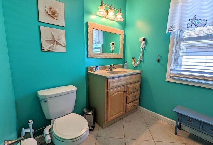 Waves N Wooder By Avantstay Swimspa + Game Room, Walk To Beach