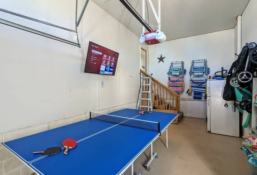 Waves N Wooder By Avantstay Swimspa + Game Room, Walk To Beach