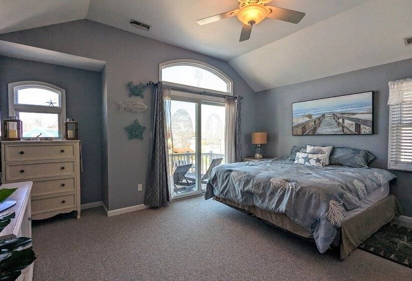 Waves N Wooder By Avantstay Swimspa + Game Room, Walk To Beach