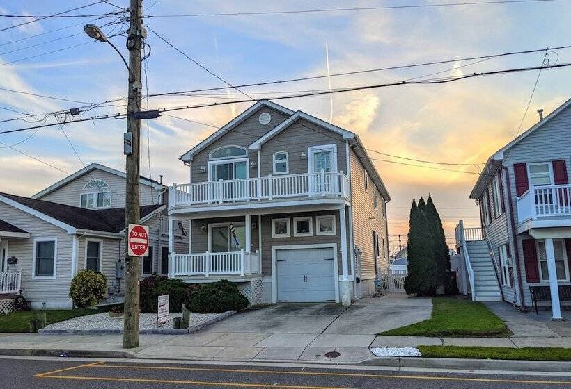 Waves N Wooder By Avantstay Swimspa + Game Room, Walk To Beach