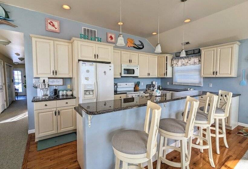 Waves N Wooder By Avantstay Swimspa + Game Room, Walk To Beach