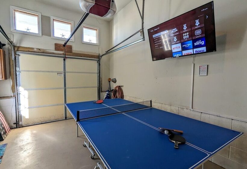 Waves N Wooder By Avantstay Swimspa + Game Room, Walk To Beach