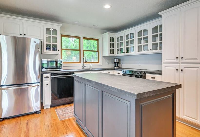 Wisconsin Home W/ Dock On Lake Arbutus!