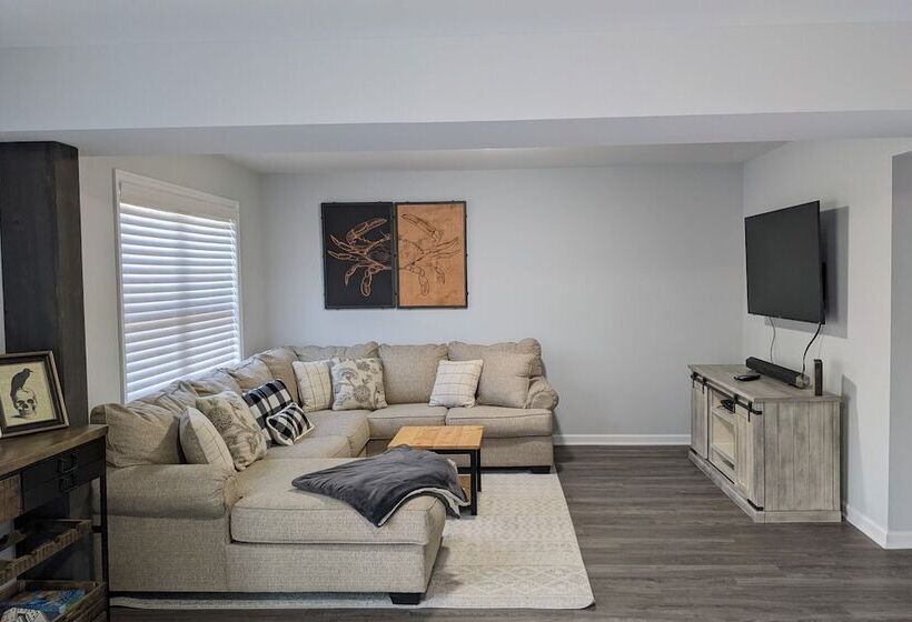 Woodland Chalet By Avantstay Deck + Lake Access