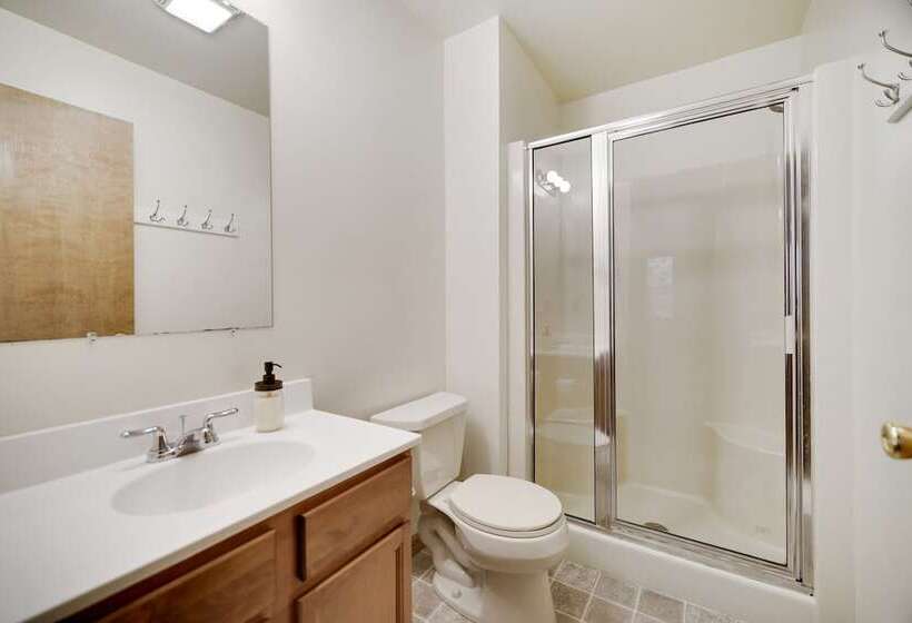 Woodland Oasis By Avantstay Hot Tub, Firepit, Walk To Lake