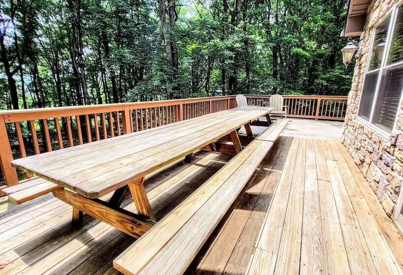 Woodland Oasis By Avantstay Hot Tub, Firepit, Walk To Lake