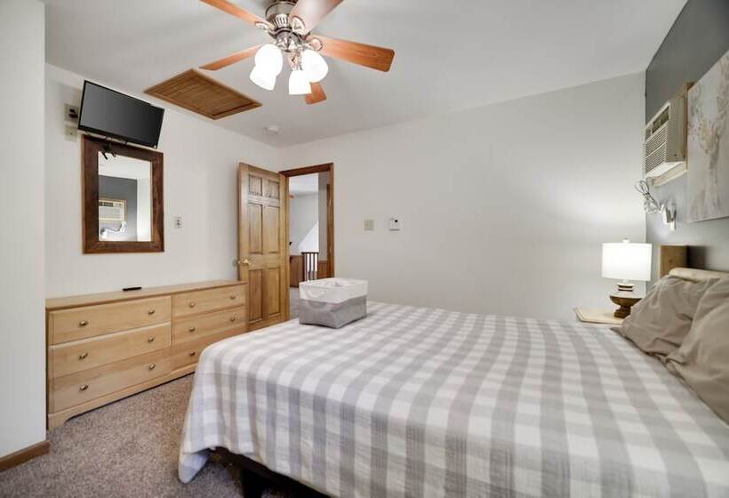 Woodland Oasis By Avantstay Hot Tub, Firepit, Walk To Lake