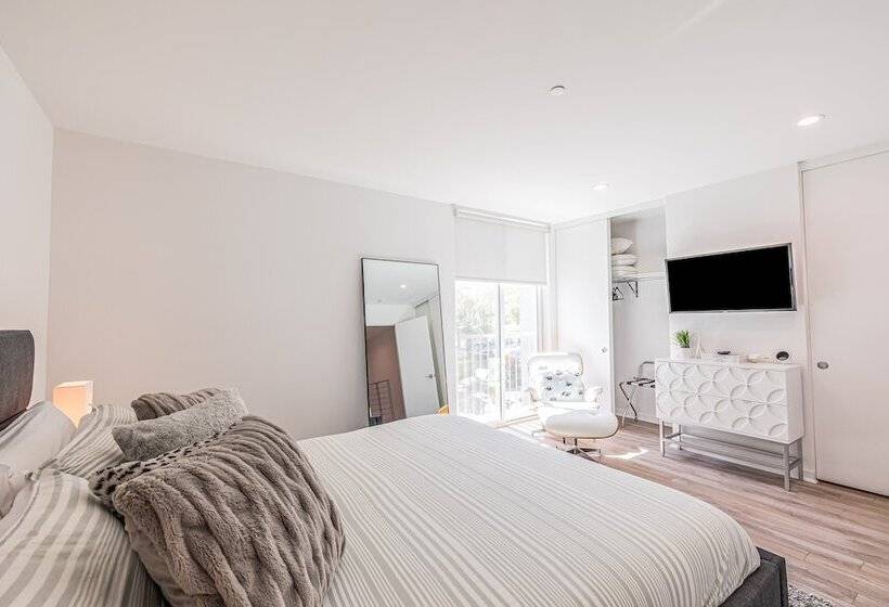 Zanjero By Avantstay Mins From Downtown Palm Springs Private Terrace, Shared Pool