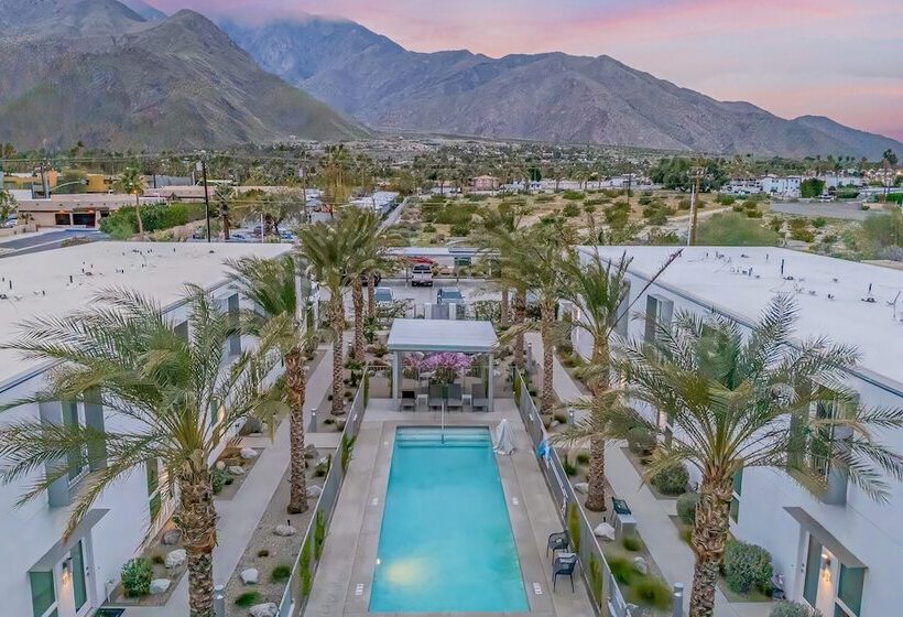 Zanjero By Avantstay Mins From Downtown Palm Springs Private Terrace, Shared Pool