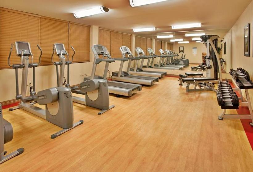 酒店 Adam S Mark & Conference Center