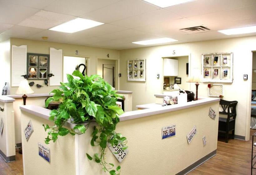 فندق صغير A Place To Stay Rooms