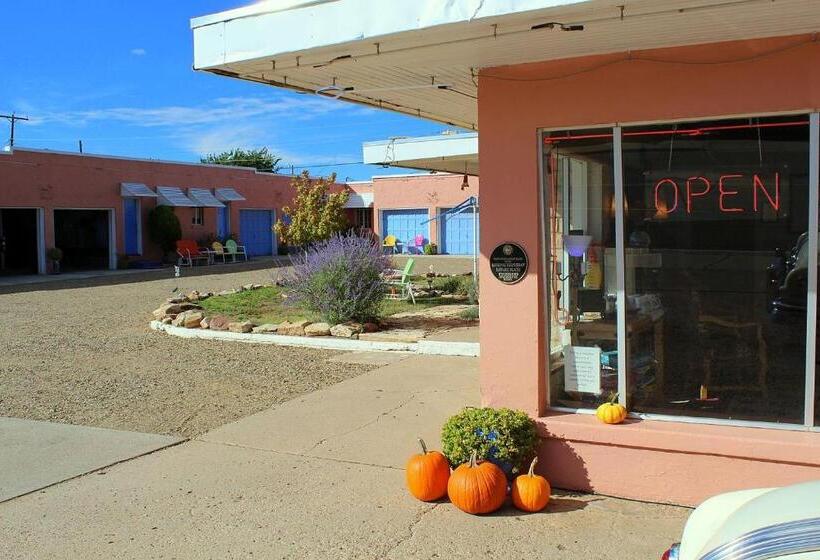 فندق صغير Blue Swallow Motel