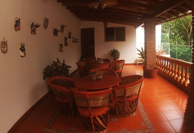 הוסטל Hostal Casa Blanca