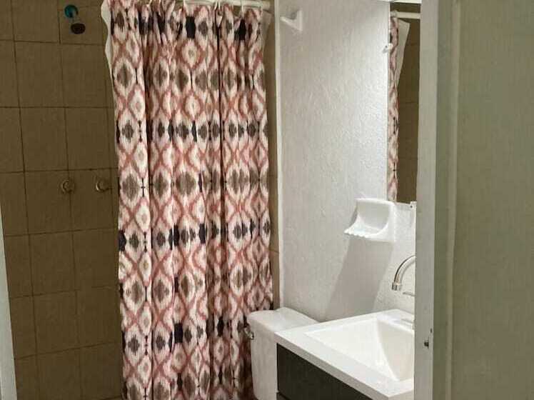 הוסטל Hostal Casa Blanca