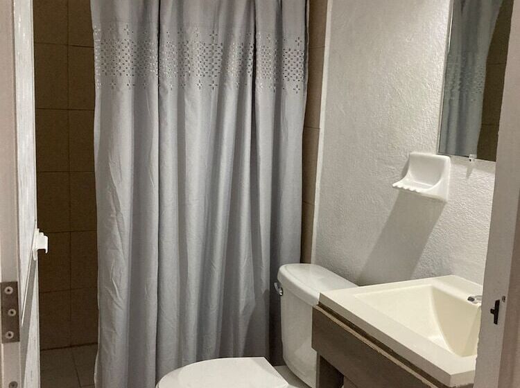 הוסטל Hostal Casa Blanca