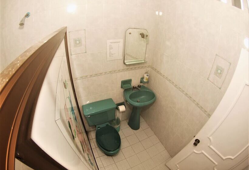 הוסטל Hostal Casa Blanca