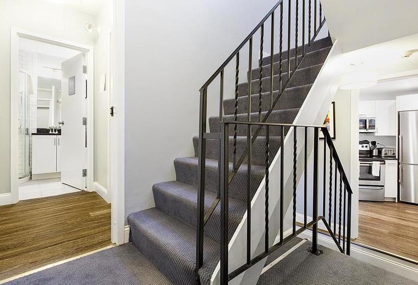 Quarters On Dot By Thatch