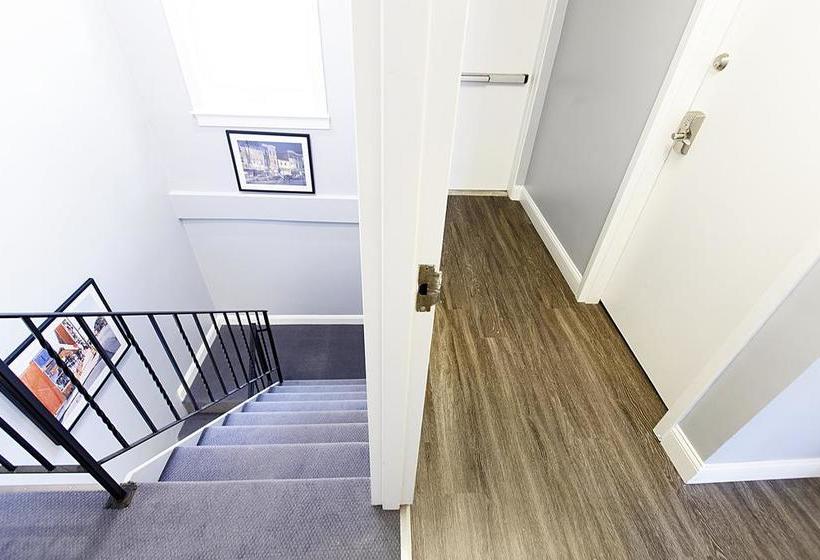 Quarters On Dot By Thatch