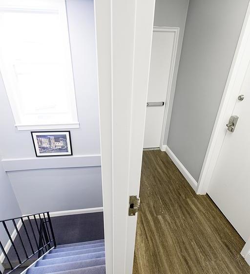 Quarters On Dot By Thatch