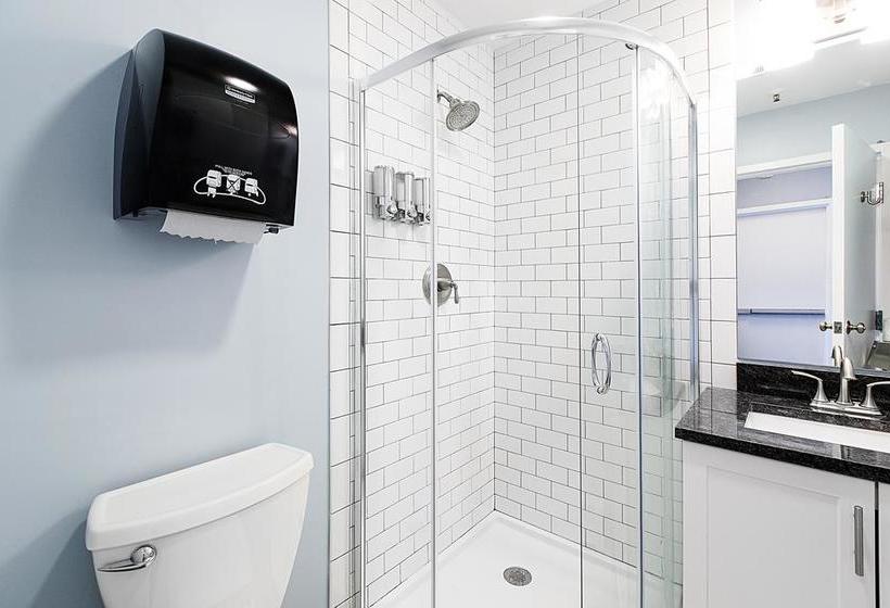 Quarters On Dot By Thatch