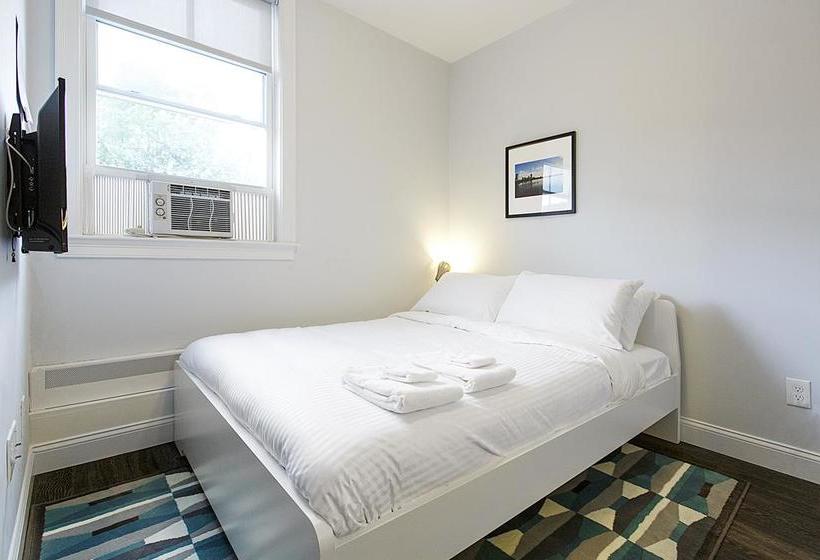 Quarters On Dot By Thatch