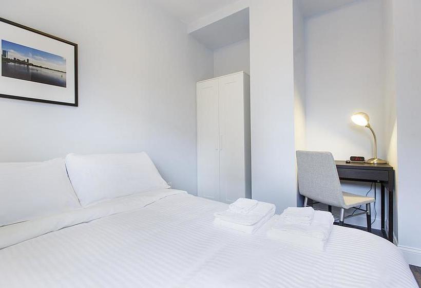 Quarters On Dot By Thatch