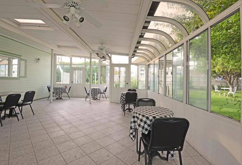 مبيت وإفطار All Aboard Cafe And Inn