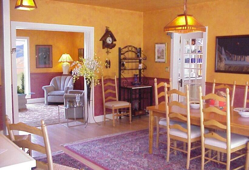 Bed and Breakfast Arden Forest Inn