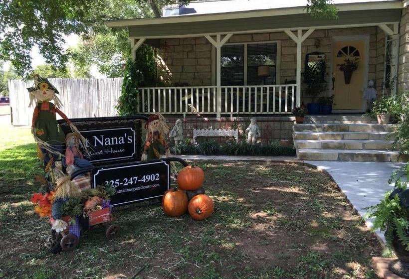 住宿加早餐 At Nana's Guesthouse