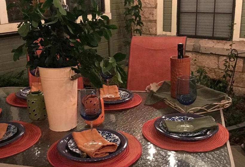 צימר At Nana's Guesthouse