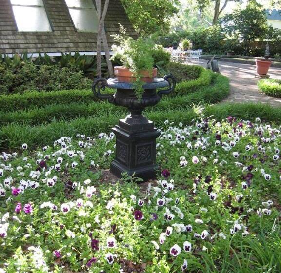 ベッドアンドブレックファースト Belle Oaks Inn