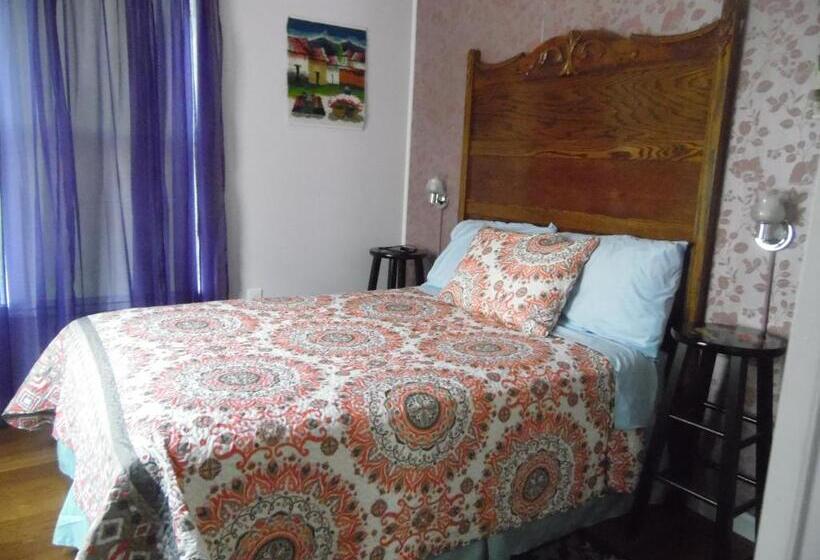 تختخواب و صبحانه Cantuta Inn