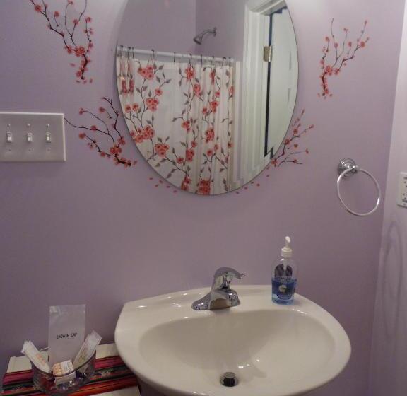 تختخواب و صبحانه Cantuta Inn