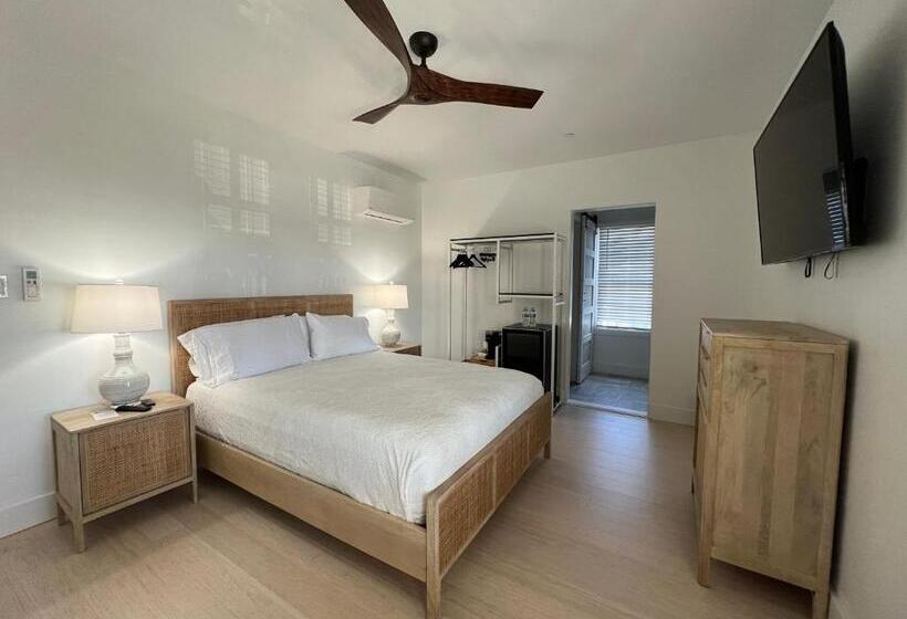 민박 Elaine S Cape May Boutique